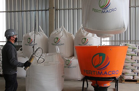 Fertimacro Fertilizantes - Óxidos de Cálcio e Magnésio - Misturadores FLOWTEC - Fertimacro